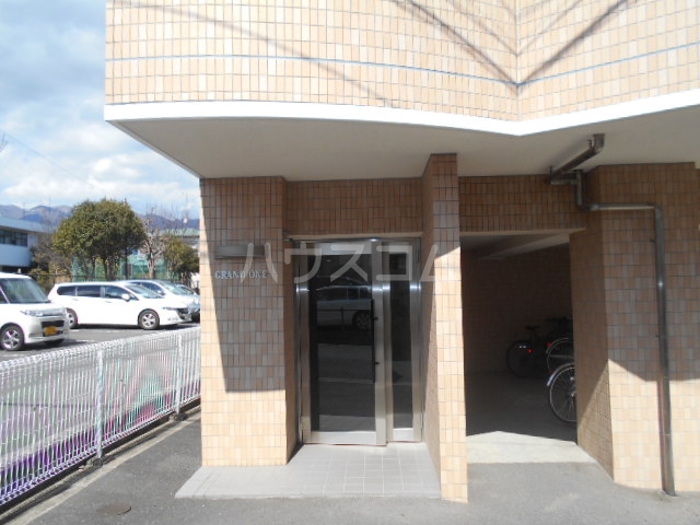 22/30 エントランス