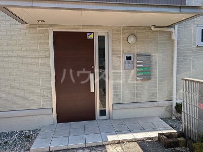 26/30 エントランス