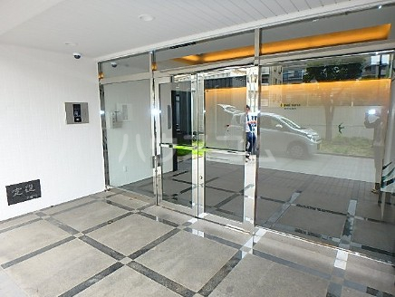 14/20 エントランス