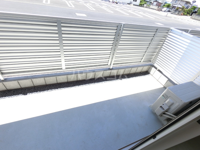 13/23 バルコニー