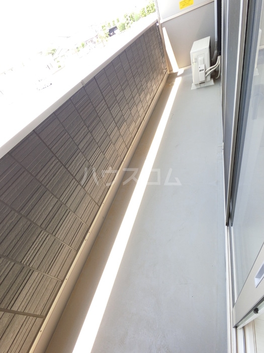 13/23 バルコニー