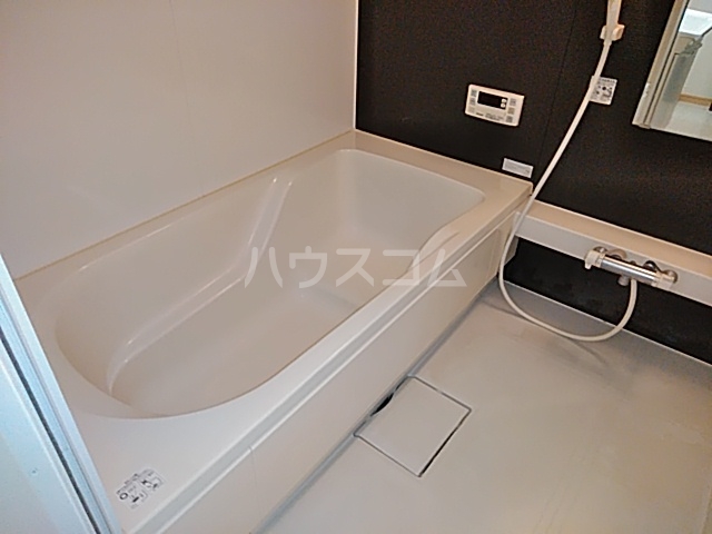13/30 浴室