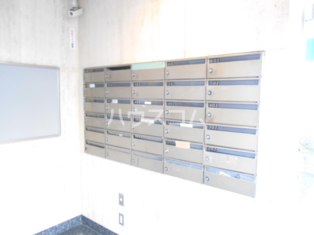 22/23 エントランス