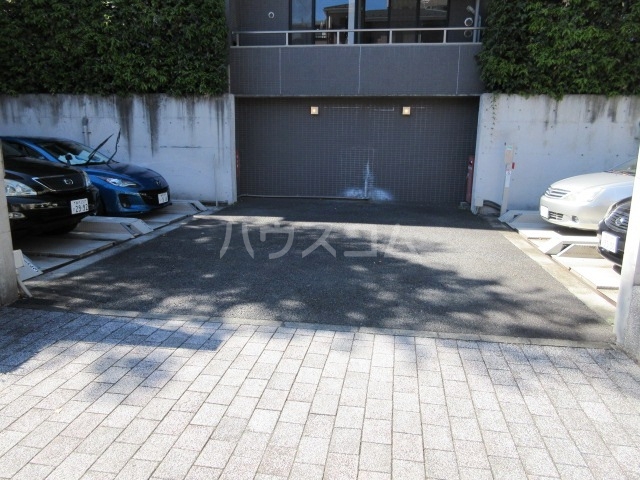 24/26 駐車場