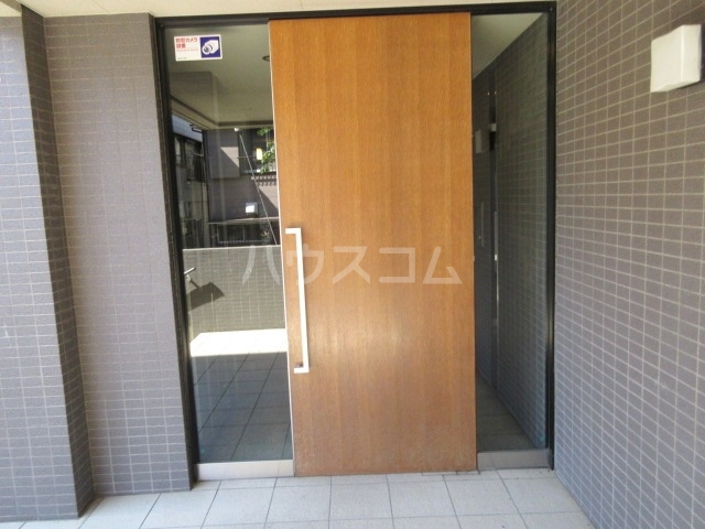 23/26 エントランス