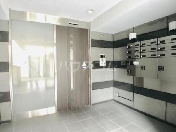 15/23 エントランス