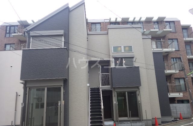 14/22 エントランス