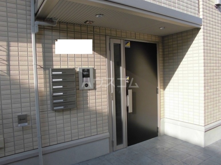 14/14 エントランス