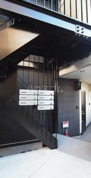 13/23 エントランス