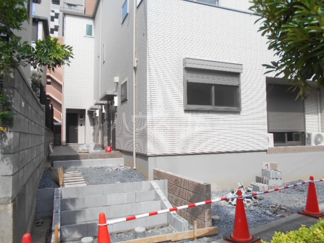 22/30 エントランス