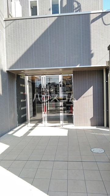 25/30 エントランス