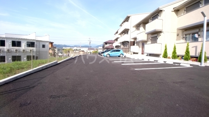 16/20 駐車場