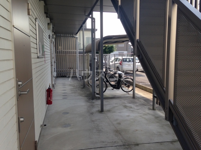 16/25 エントランス