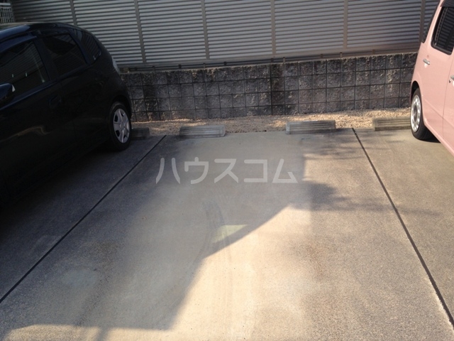 18/24 駐車場