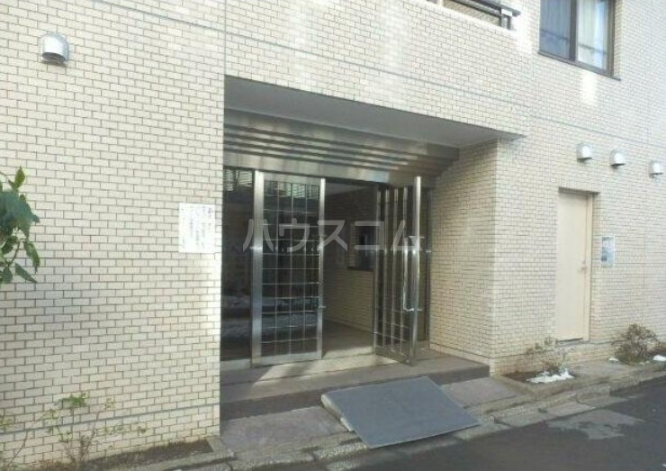 15/23 エントランス