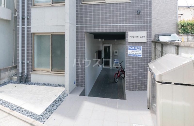 2/3 エントランス