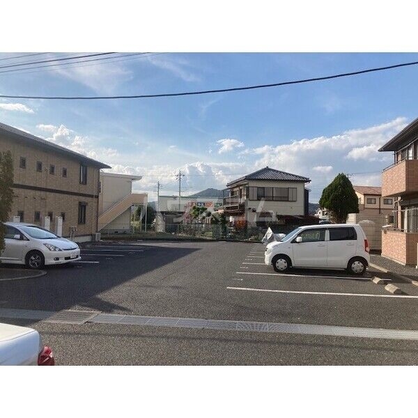 2/3 駐車場