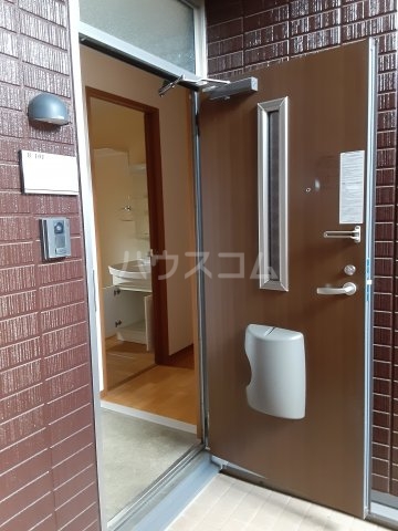 18/27 エントランス