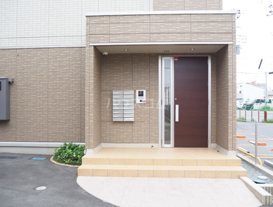 15/19 エントランス