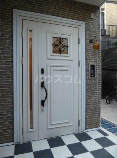 2/4 エントランス