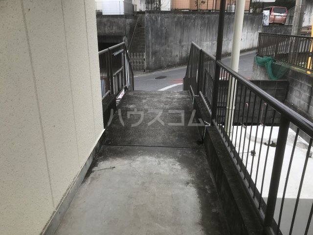 21/25 エントランス