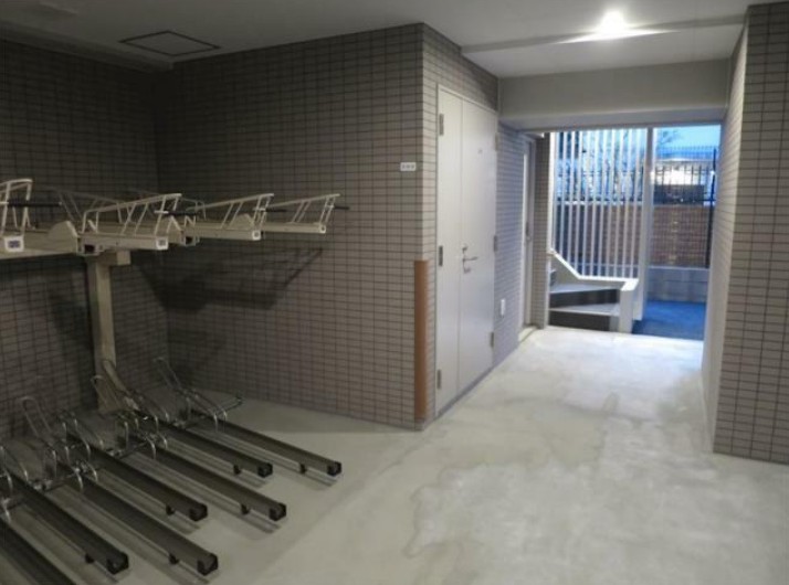 15/18 エントランス