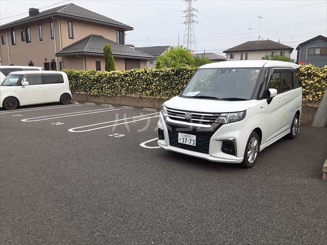 28/30 駐車場