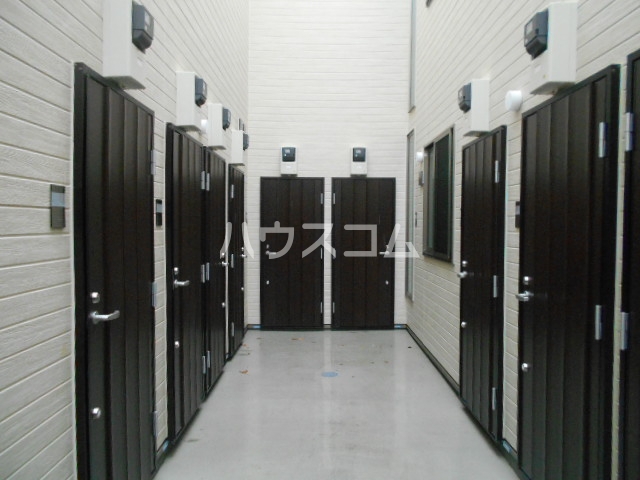 18/28 エントランス