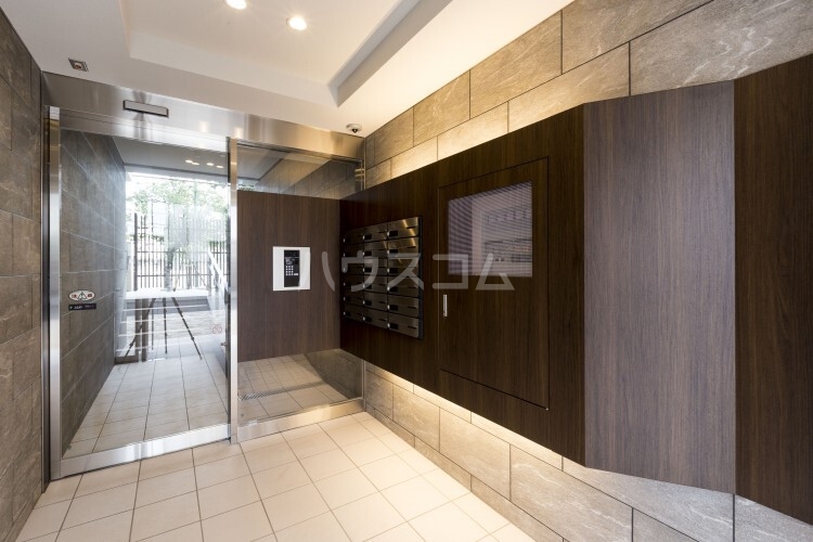 23/26 エントランス