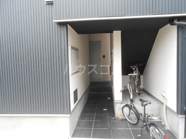 22/29 エントランス