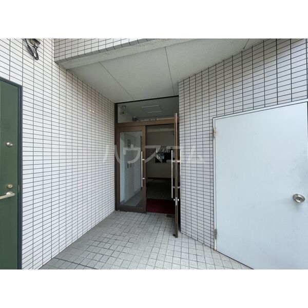 16/28 エントランス