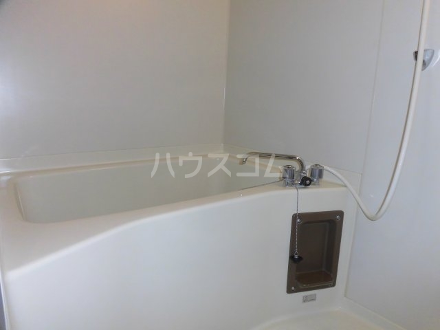 13/30 浴室