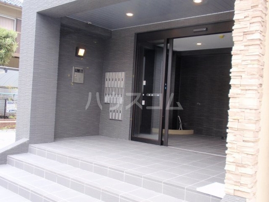 14/14 エントランス