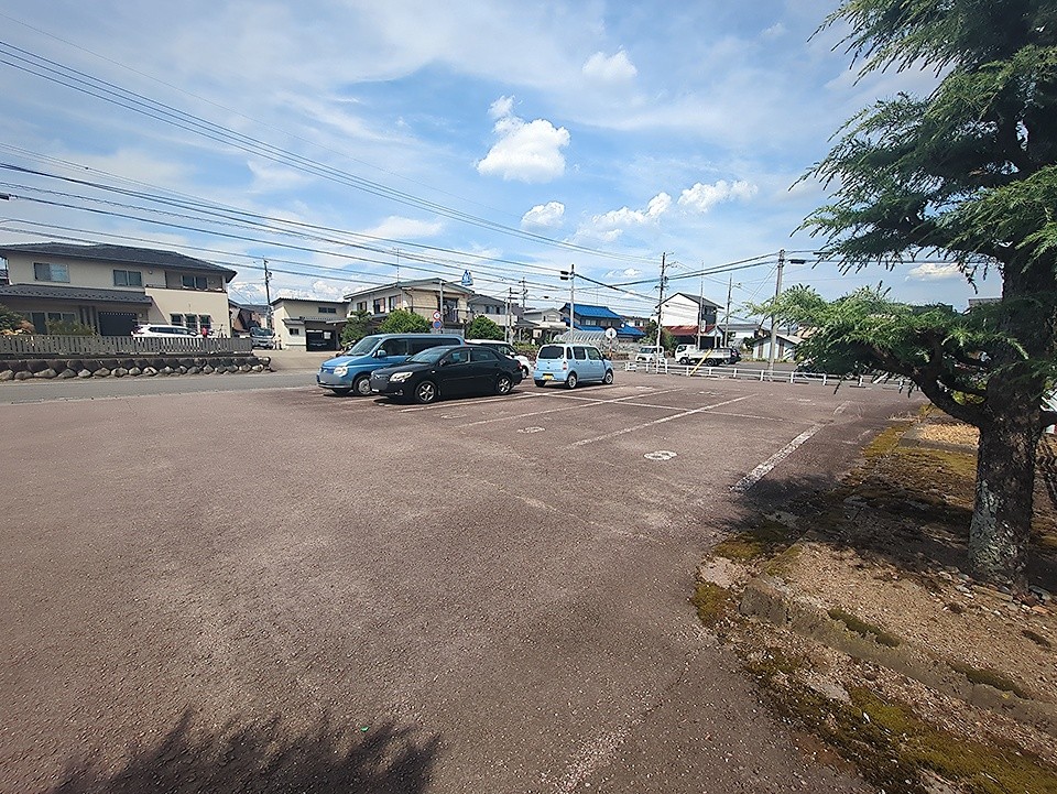 20/29 駐車場