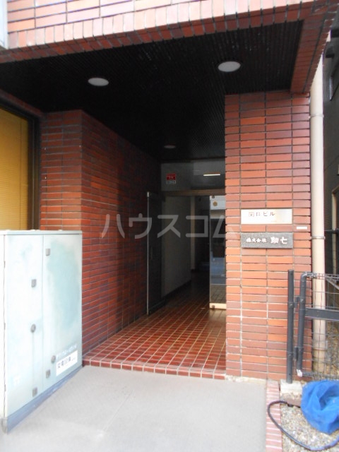 28/30 エントランス