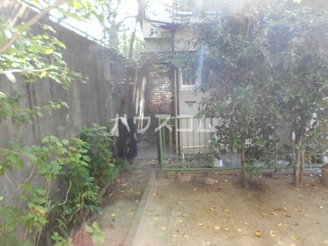 24/27 エントランス