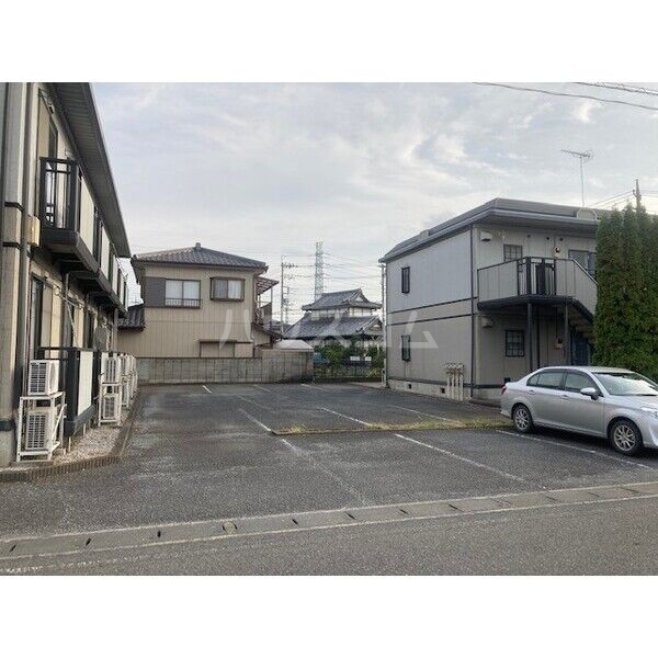13/16 駐車場