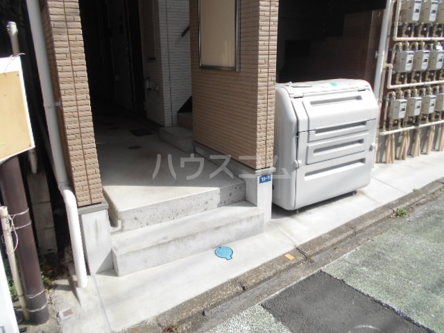 22/30 エントランス