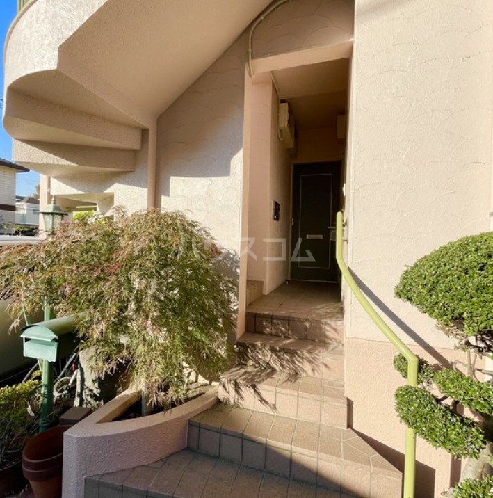 14/15 エントランス