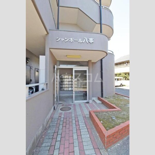 13/16 エントランス