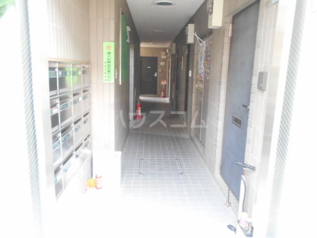 16/18 エントランス