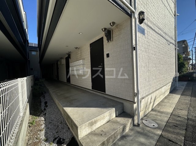 20/27 エントランス