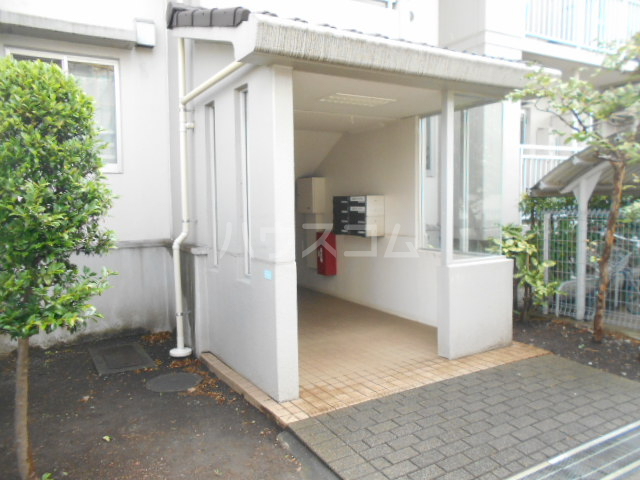 26/30 エントランス