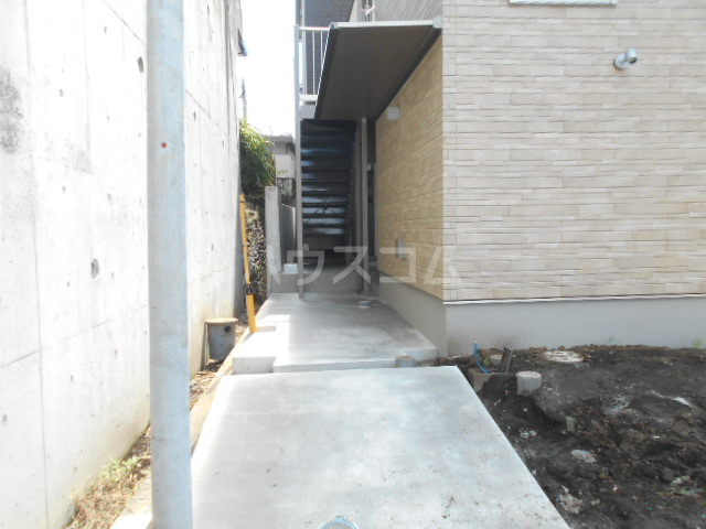 28/30 エントランス