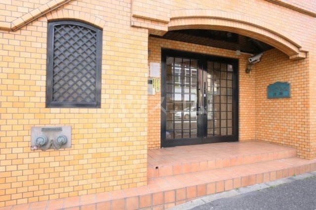 16/26 エントランス