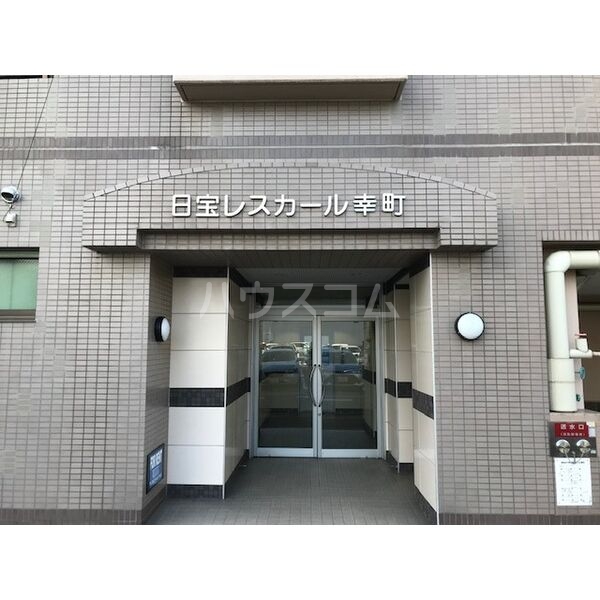 14/18 エントランス