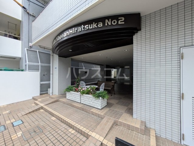 2/4 エントランス