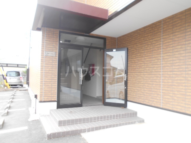 22/28 エントランス