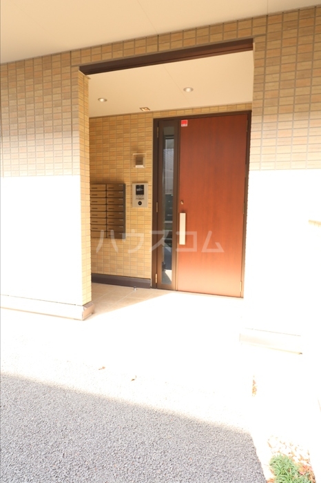 23/30 エントランス