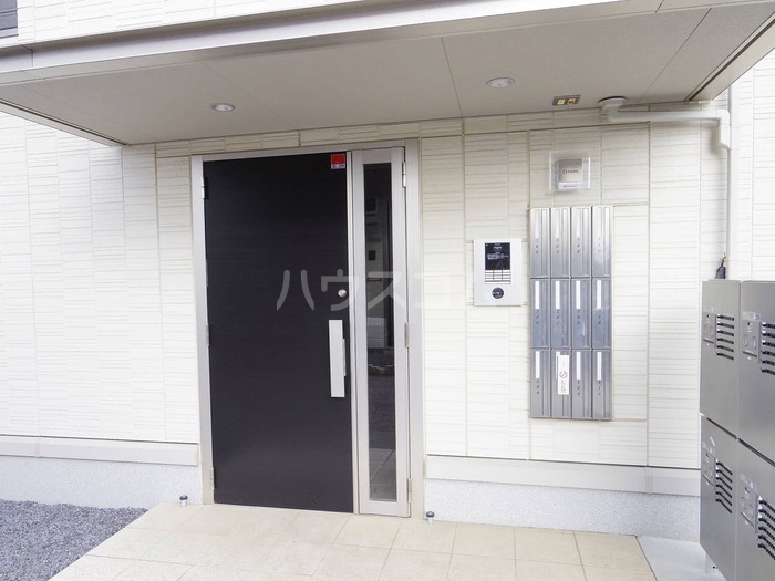 18/24 エントランス